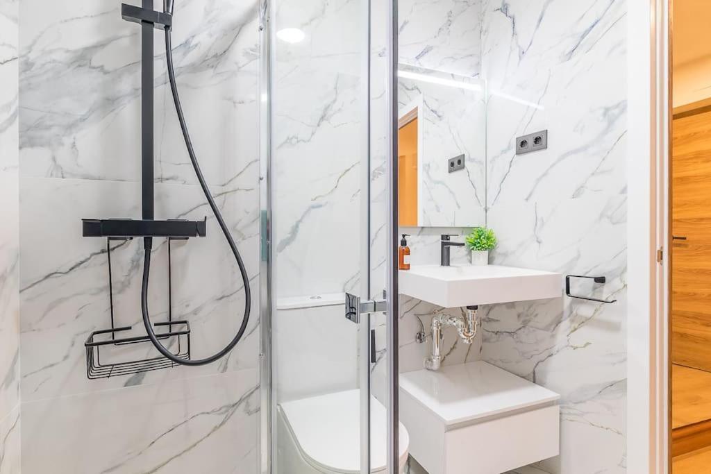 Apartamento Reformado Y Tranquilo Junto A Gran Via Мадрид Экстерьер фото